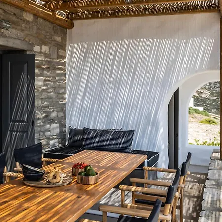 Acron Paros *